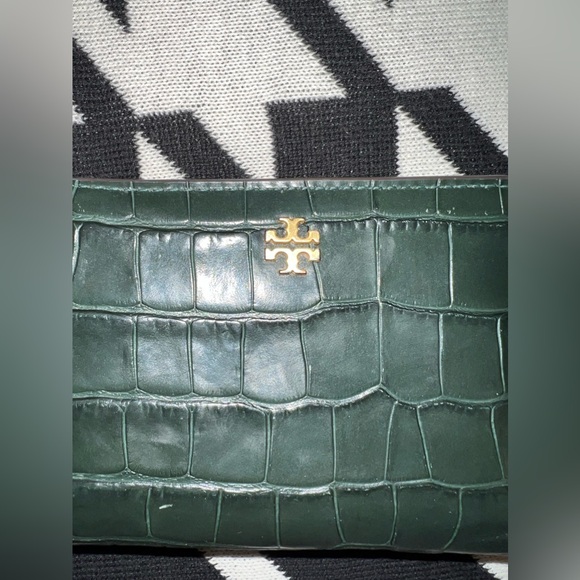 Tory Burch Bifold Wallet - Picture 6 of 9
